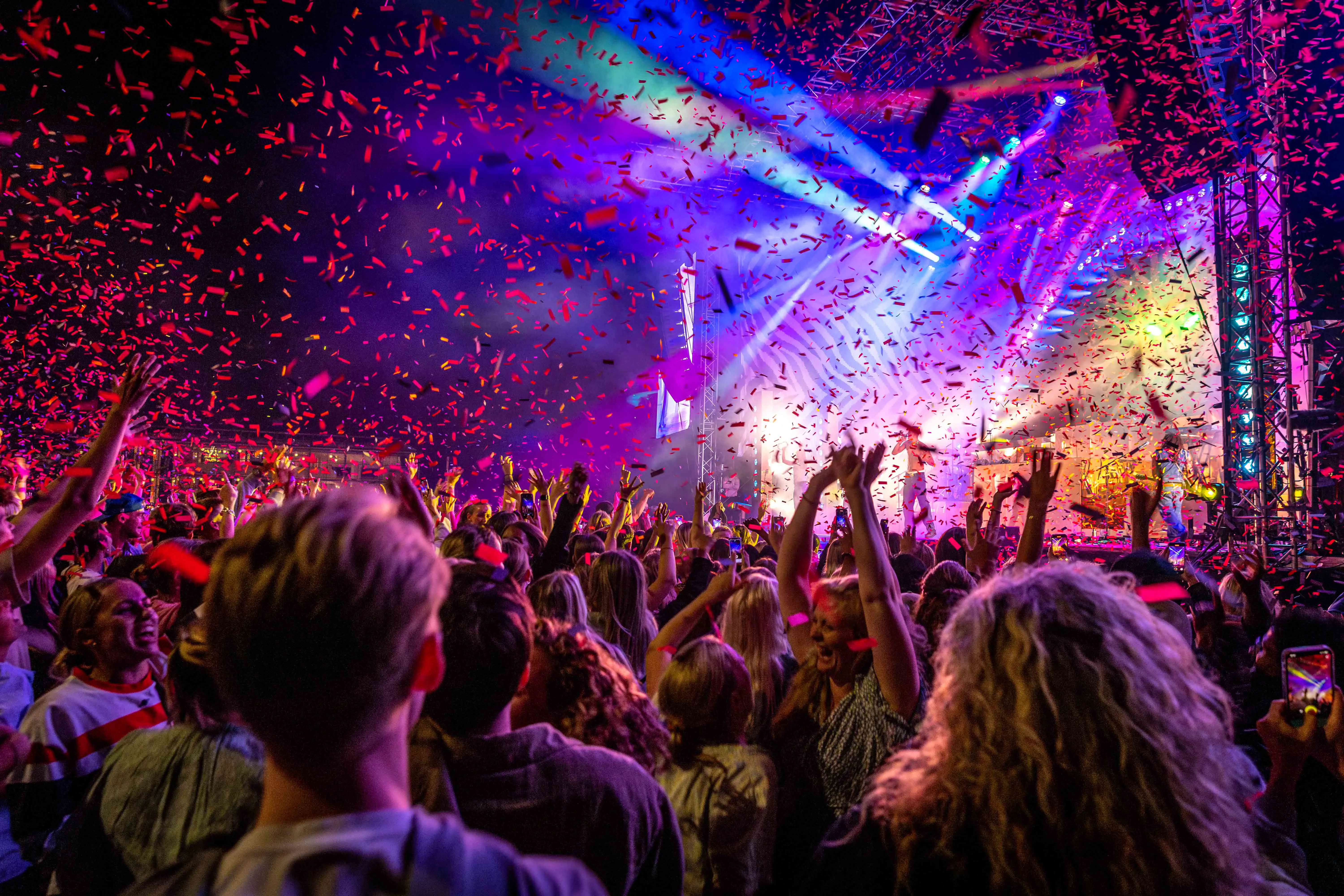 Tobias Rahim åbner Festugen i 2024 med et spektakulært show 